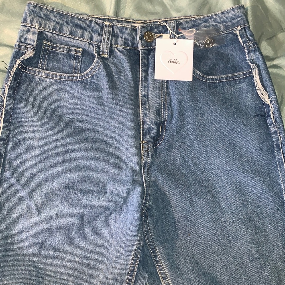 Adika Rixie Reverse Frayed seam mom jeans